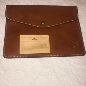 Patricia Nash clutch like new